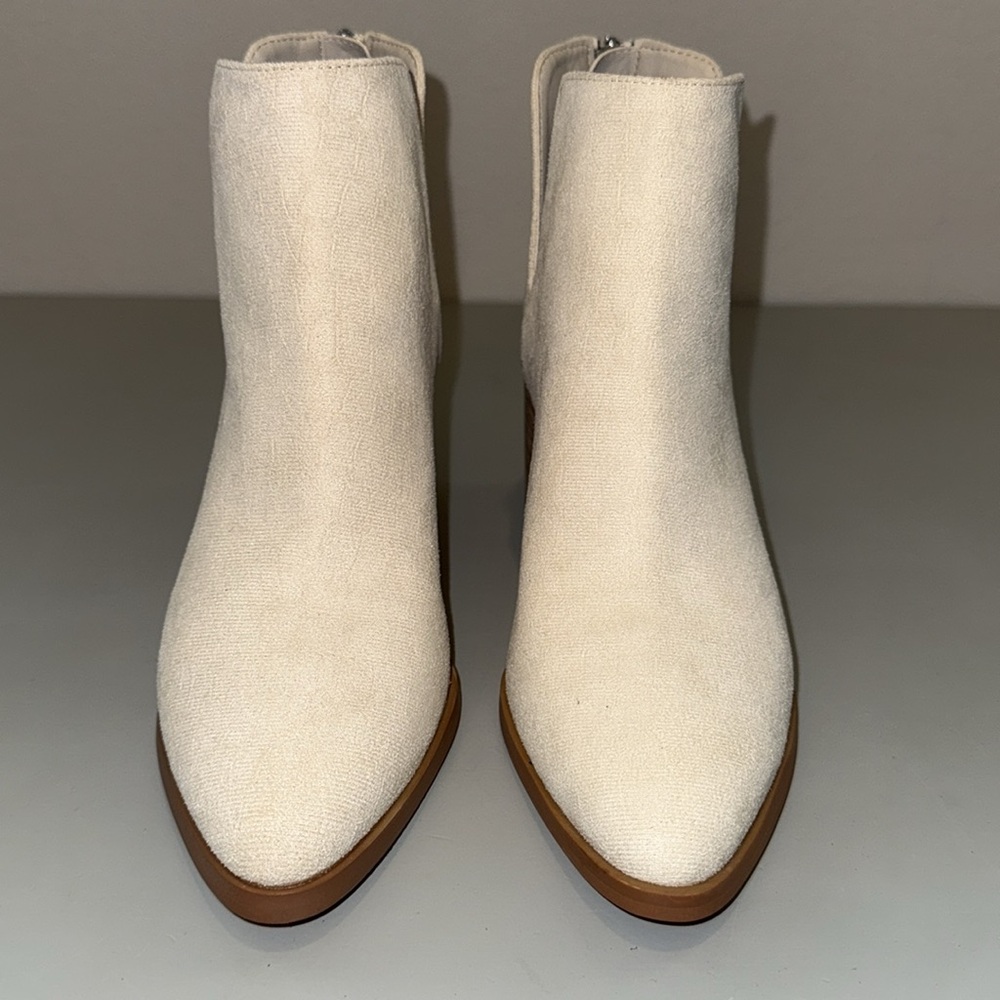 Like New, BP Brynne Ankle Bootie, Size 7.5 M, Ivory Croco, Never Been Worn - Picture 3 of 9